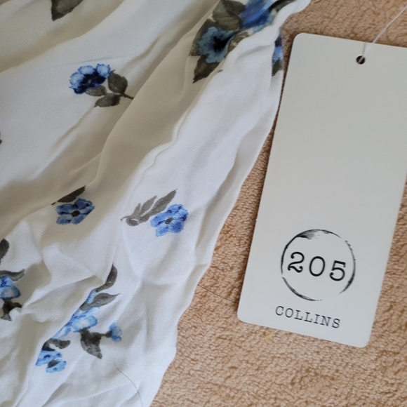 Floral mini dress size M juniors - Picture 4 of 5